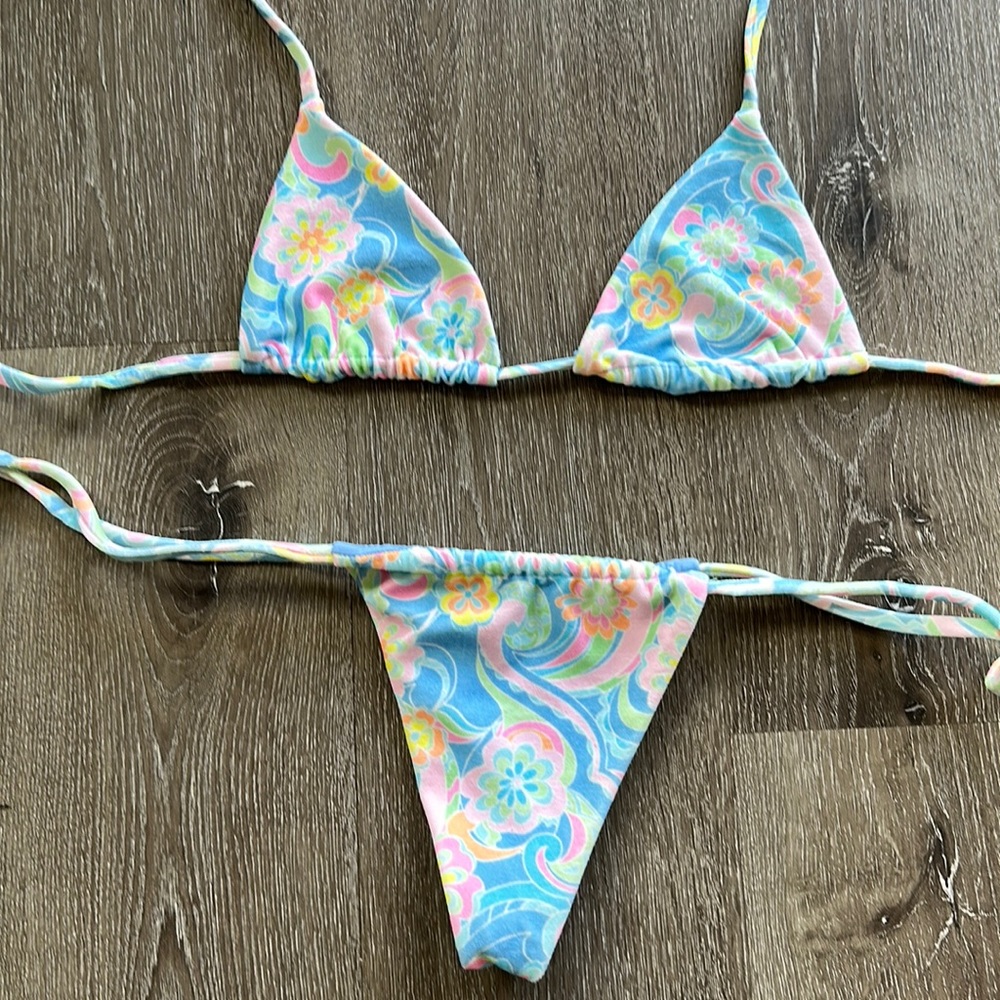 Frankies Bikini Set